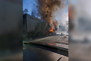На трассе М-7 Волга во Владимирской области вспыхнул грузовик