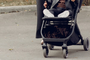 В Гусь-Хрустальном со сбившего 3-летнюю девочку в коляске потребовали 300 тысяч