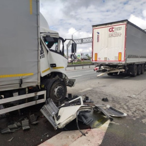 На трассе М-7 под Вязниками в ДТП с двумя фурами пострадал 37-летний водитель