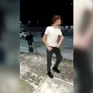 Парень вызвал на бой ДПС-ника: завирусившееся видео сняли во Владимирской области в 2023-м