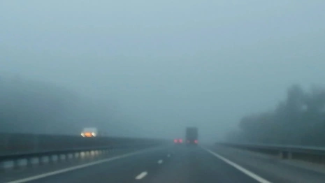 Дороги под Александровом снова окутал густой туман
