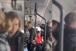 Пассажиры устроили драку во владимирском автобусе: появилось видео