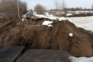 В Муромском районе паводок отрезал деревню от цивилизации