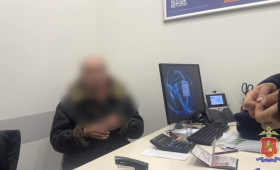 Во Владимире банкиры и полицейские спасли пенсионера от перевода 2 млн рублей аферистам