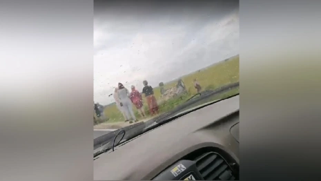 
Во Владимирской области машина вылетела с трассы в поле и перевернулась 