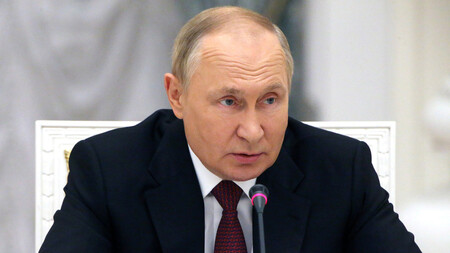 Путин подписал пакет поправок к УК о военной службе