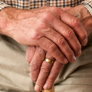 В России с 1 апреля социальные пенсии повысят на 3,3%  