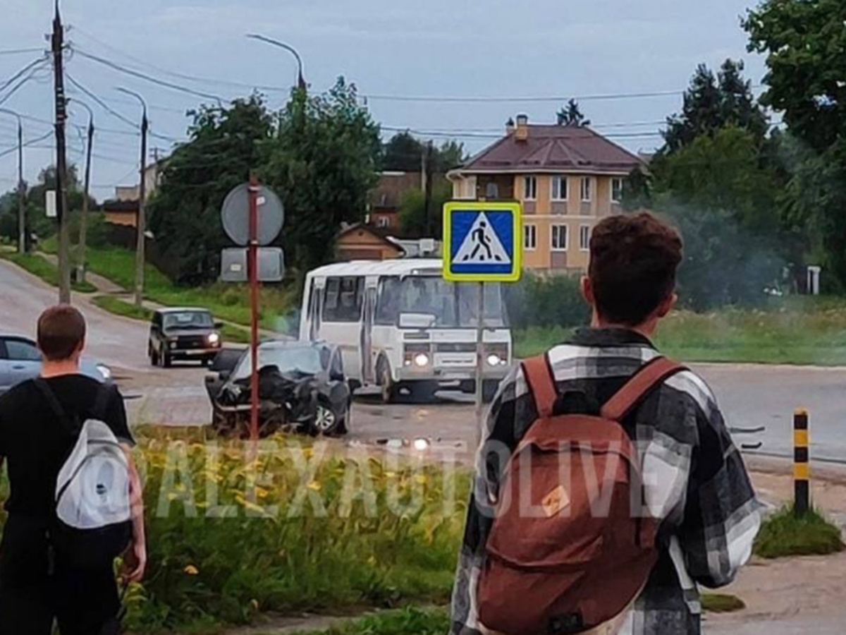 В Александровском районе в ДТП с КамАЗом пострадали 3 человека - День во  Владимире