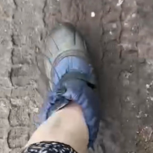 В селе под Суздалем дорога превратилась в грязевое месиво