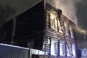 Во Владимире эвакуировали 2 человек из горящего частного дома