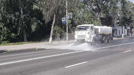 Во Владимире из-за жары начали поливать центральные улицы