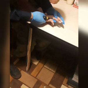 В Коврове девушка не смогла снять кольцо с пальца и вызвала спасателей