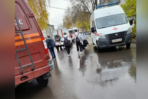 Спецслужбы съехались к школе в Александрове