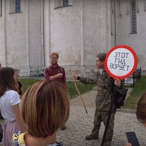 Во Владимире двое экскурсоводов не поделили туристов