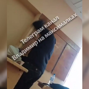 Во Владимире родители и педагоги вступились за учителя, уволенного после избиения ребенка
