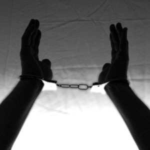 Во Владимирской области таджика осудили за нападение на сотрудницу МВД