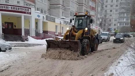 Владимирских автомобилистов попросили убрать машины с 6 улиц на ночь