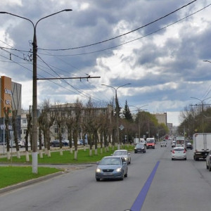 Жители проспекта Строителей во Владимире пожаловались на трубы и торговые палатки