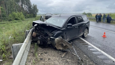 Во Владимирской области пьяный автолюбитель угнал иномарку и врезался в трактор