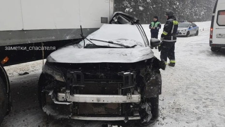 На М-7 в Ковровском районе водитель оказался зажат в машине после ДТП с фурой