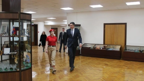 Школьница из Александрова провела день с губернатором
