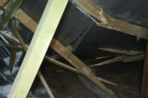 В Струнино рухнула крыша 5-этажного дома