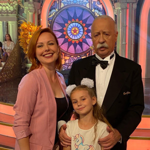 «Подарки собирали всем Владимиром». Чем удивила участница шоу «Поле чудес» Леонида Якубовича