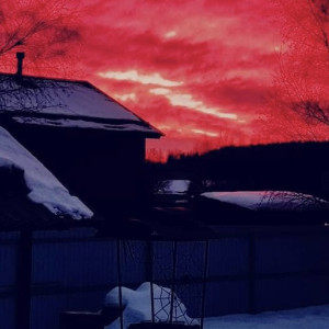 Ярко-малиновый закат раскрасил небо над Владимирской областью