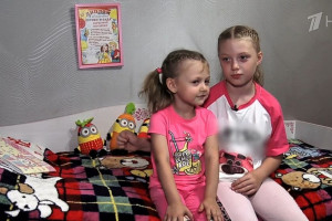Жест о помощи в эфире Первого. Что известно о резонансной истории и семье девочки из Мурома
