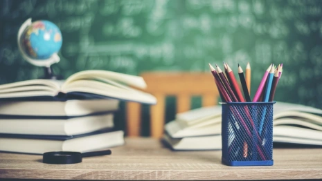 В Кольчугино работников детских учреждений оставили без сверхурочных выплат