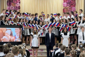 Как в школах Владимира прошло первое утро с поднятием флага?