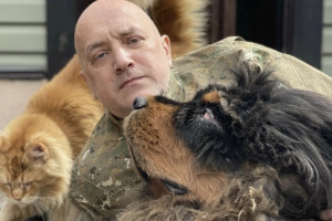Захар Прилепин пришел в сознание после подрыва автомобиля