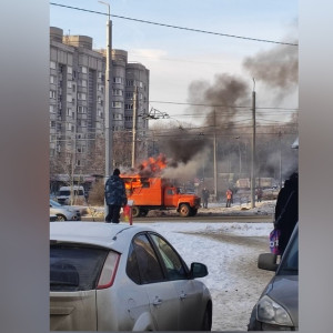 Во Владимире у парка Дружба загорелся автомобиль