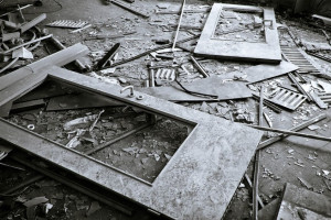 В Коврове живущую в разрушающемся доме семью оставили без новой квартиры