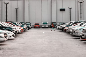 В Муроме на парковке женщина наехала на 6-летнего ребенка