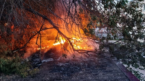 Во Владимире спасатели потушили полыхавшую шиномонтажку