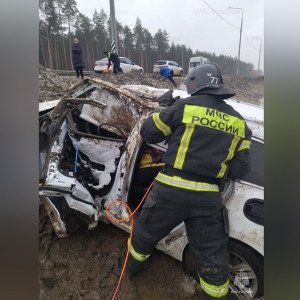 Во Владимирской области на платнике М-12 людей зажало в салоне после ДТП