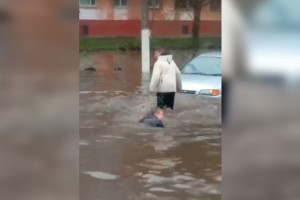 «Экстремальный дождь» из Москвы добрался до Александрова