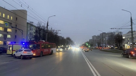 Во Владимире 71-летний дедушка упал в троллейбусе