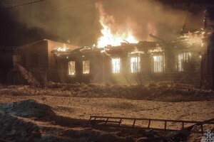 В Гороховецком районе мощный пожар охватил частный дом