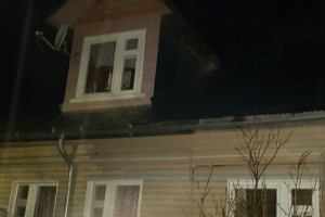 Во Владимирской области огонь уничтожил мансарду в частном доме 