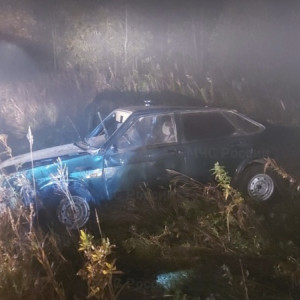 Во Владимирской области человек пострадал в перевернувшейся машине