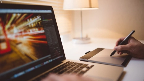 Суздальца будут судить за мем со сжигающим человека на костре священником