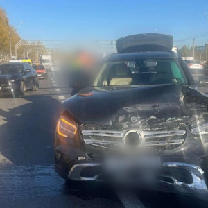 Пассажира иномарки увезли в больницу после ДТП на Пекинке во Владимире