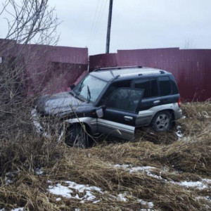 В Коврове Mitsubishi влетела в забор