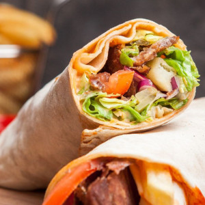 Во Владимире 17 человек отравились шаурмой в трех заведениях