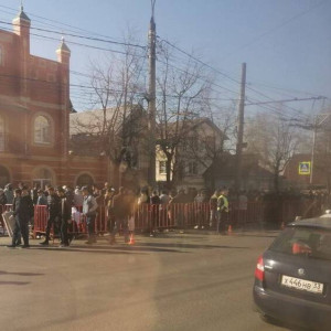 Огромные очереди к мечети во Владимире в Ураза-байрам сняли на видео