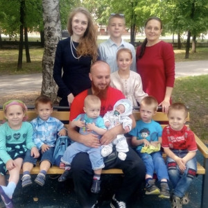 Дочь владимирского многоженца Сухова публично обвинила его в домогательствах