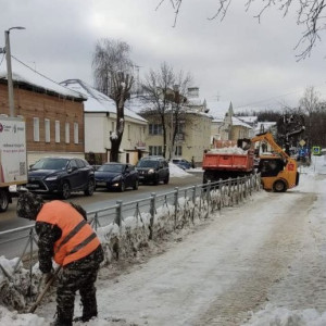 Во Владимире водителей попросили убрать машины с 17 улиц на ночь