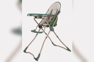 Во Владимире годовалый малыш застрял между детским столиком и стульчиком